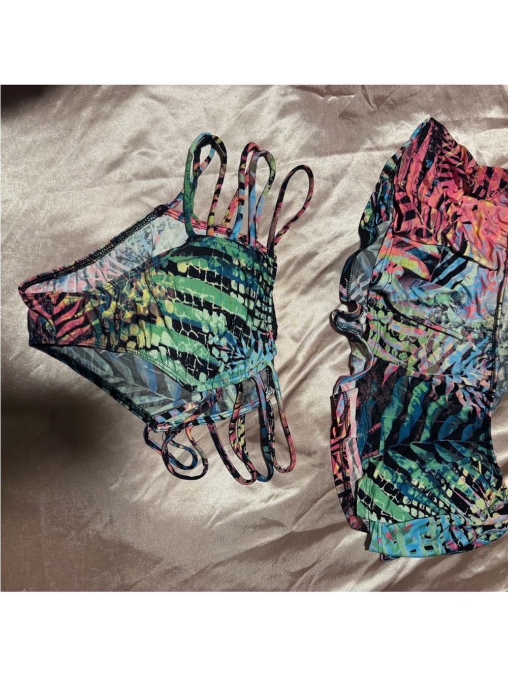 Bathing suits bundle - Picture 4 of 10